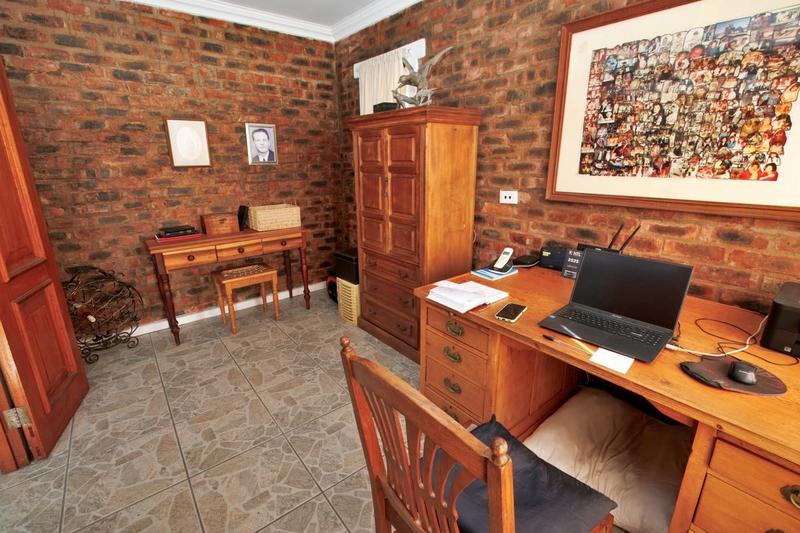 4 Bedroom Property for Sale in Stilbaai Wes Western Cape